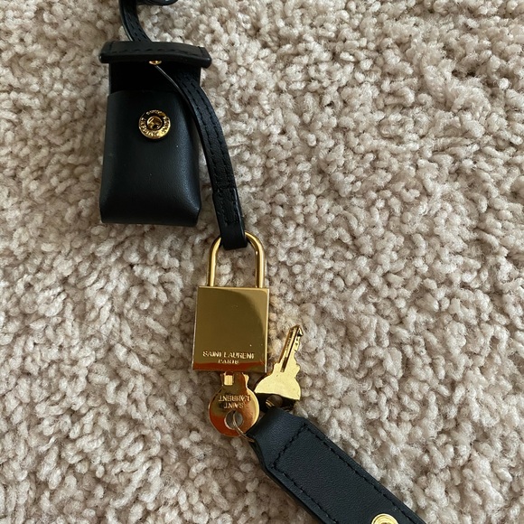 Valentino garavani Demi lune leather chain bag - Picture 7 of 7